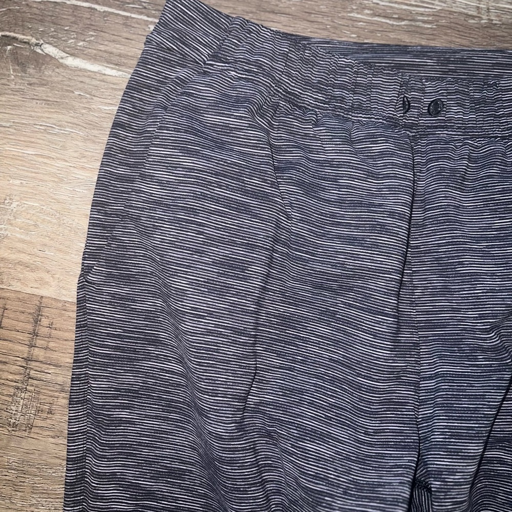 Lululemon Jet Pant Grey Jogger Style - Picture 6 of 10